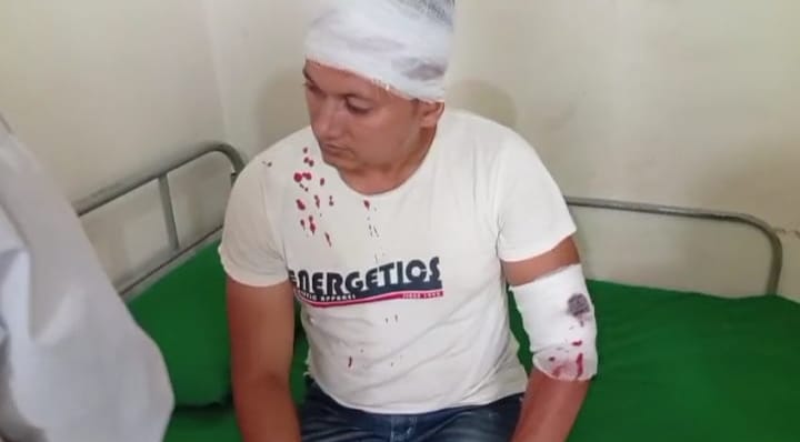চাঁদা দিতে অস্বীকার করায় হোমনা উপজেলার ৯ নং ওয়ার্ডের যুবলীগের সভাপতি মোহাম্মদ নাজিম এর উপর হামলা।